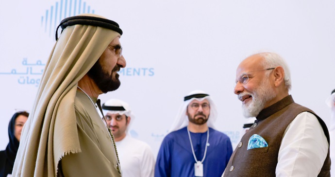 محمد بن راشد يلتقي ناريندرا مودي ويؤكد عمق العلاقات الإماراتية الهندية