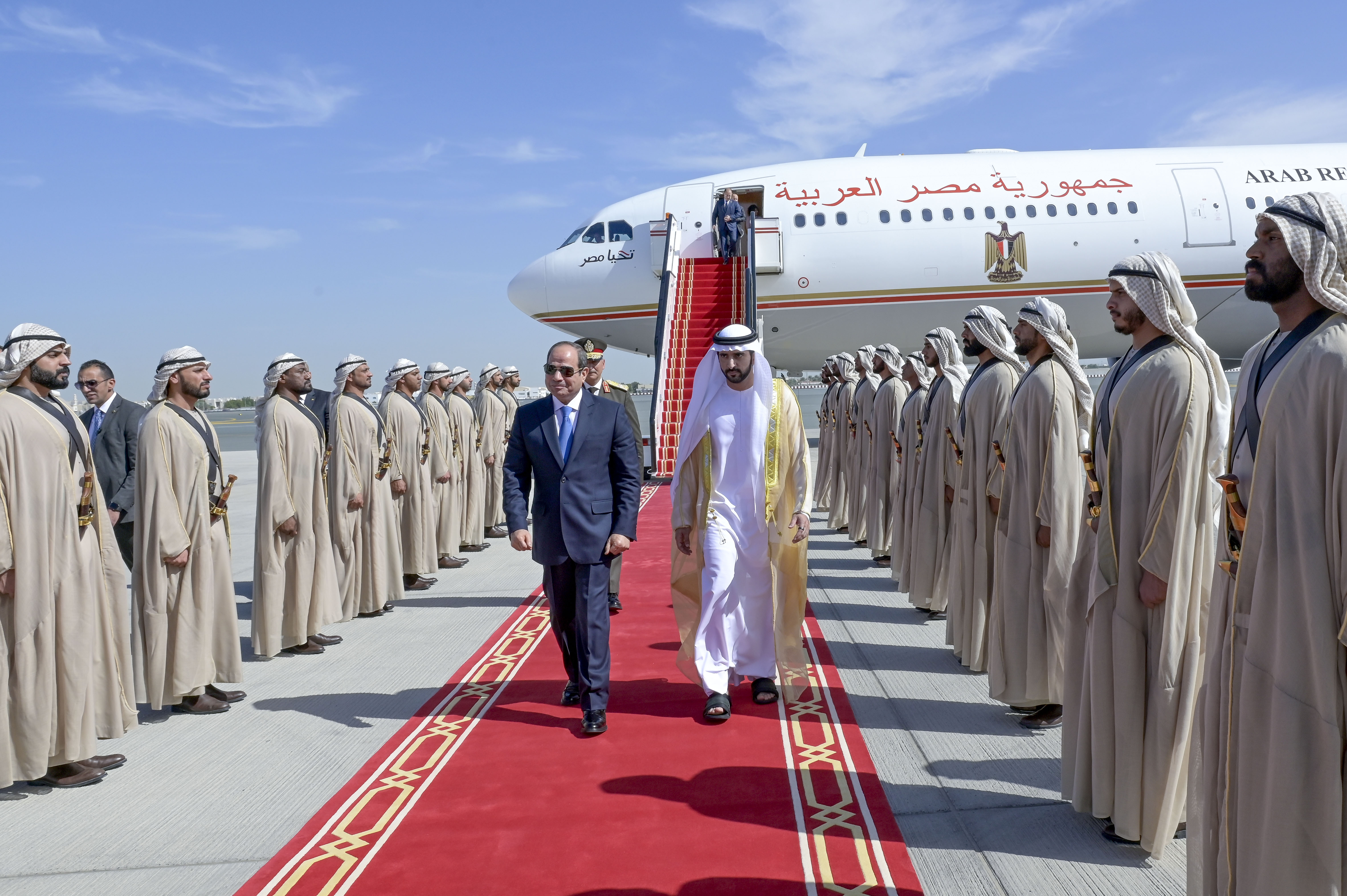 استقبله حمدان بن محمد .. الرئيس المصري يصل دبي للمشاركة في القمة العالمية للحكومات 2023