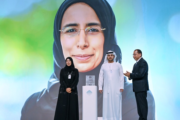 Maktoum bin Mohammed honours Qatar’s Minister of Public Health with Best Minister Award