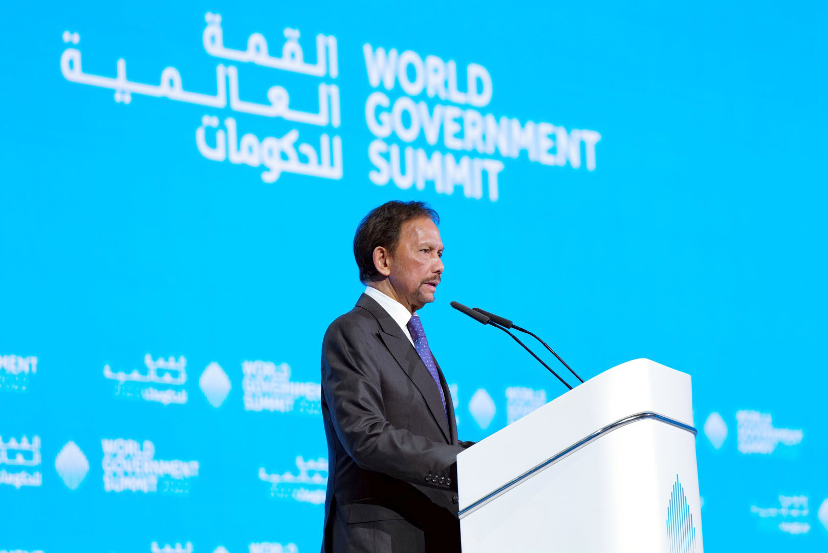 محمد بن راشد يشهد جلسة سلطان بروناي ضمن فعاليات القمة العالمية للحكومات 2022
