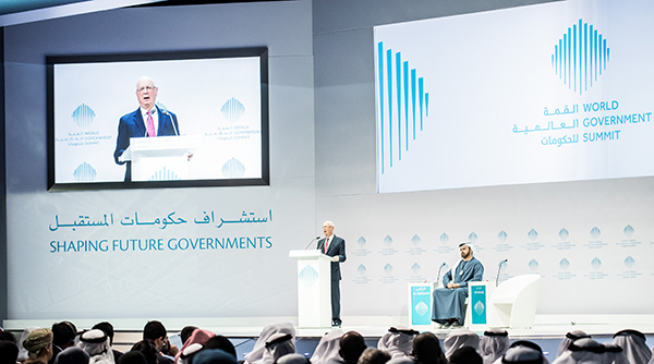 رئيس المنتدى الاقتصادي العالمي: تحظى الإمارات العربية المتحدة بإمكانات يمكن أن تجعلها نموذجًا يحتذى به في المستقبل